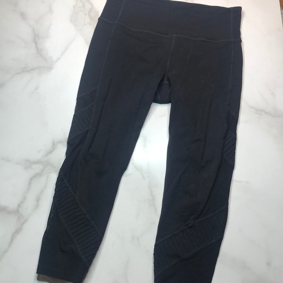 Athleta Pants - 🔥5 for $30 Athleta High Rise Chaturanga Capri